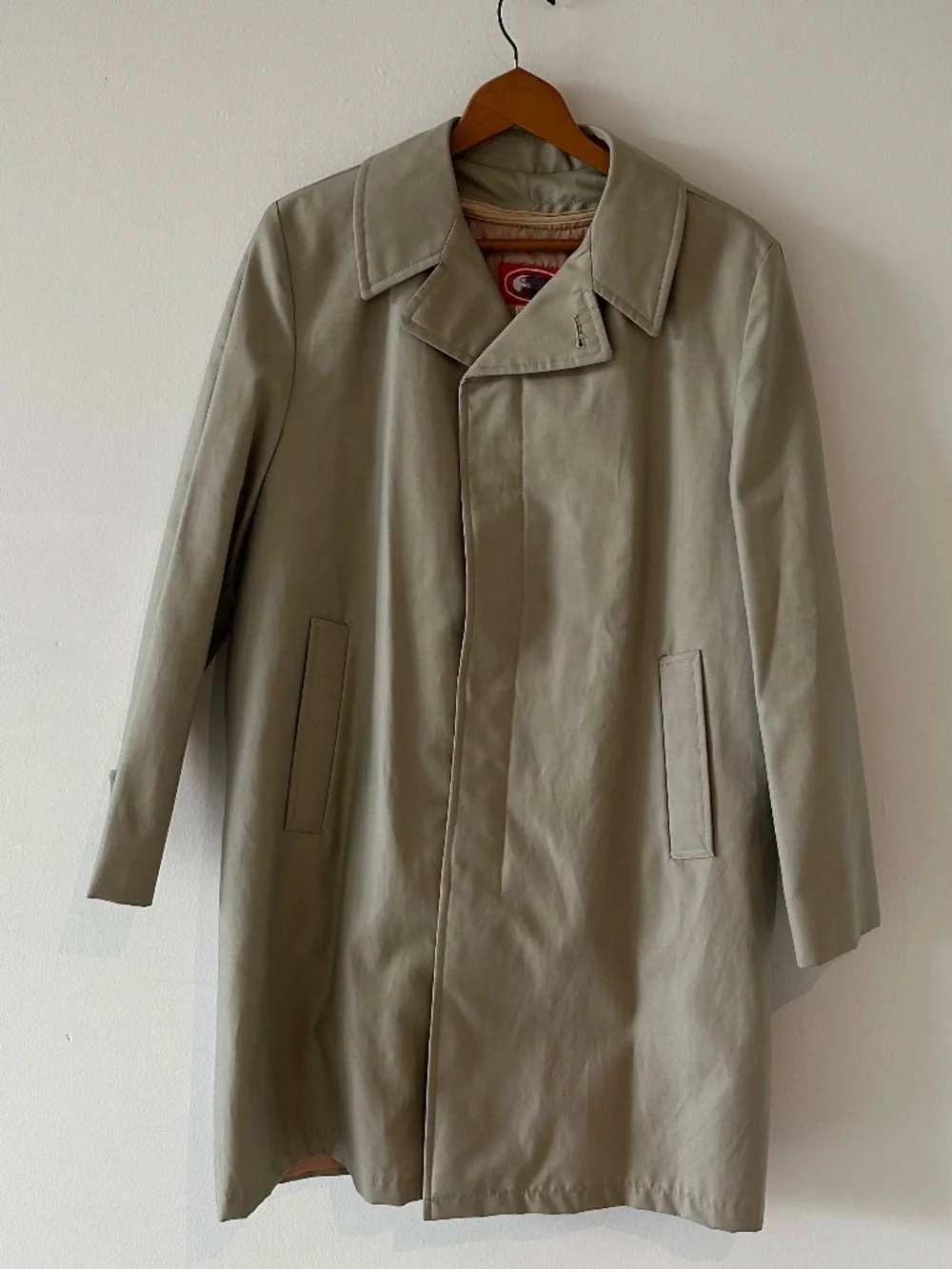 Vintage wool lined, water resistant trench coat - Picture 4 of 13